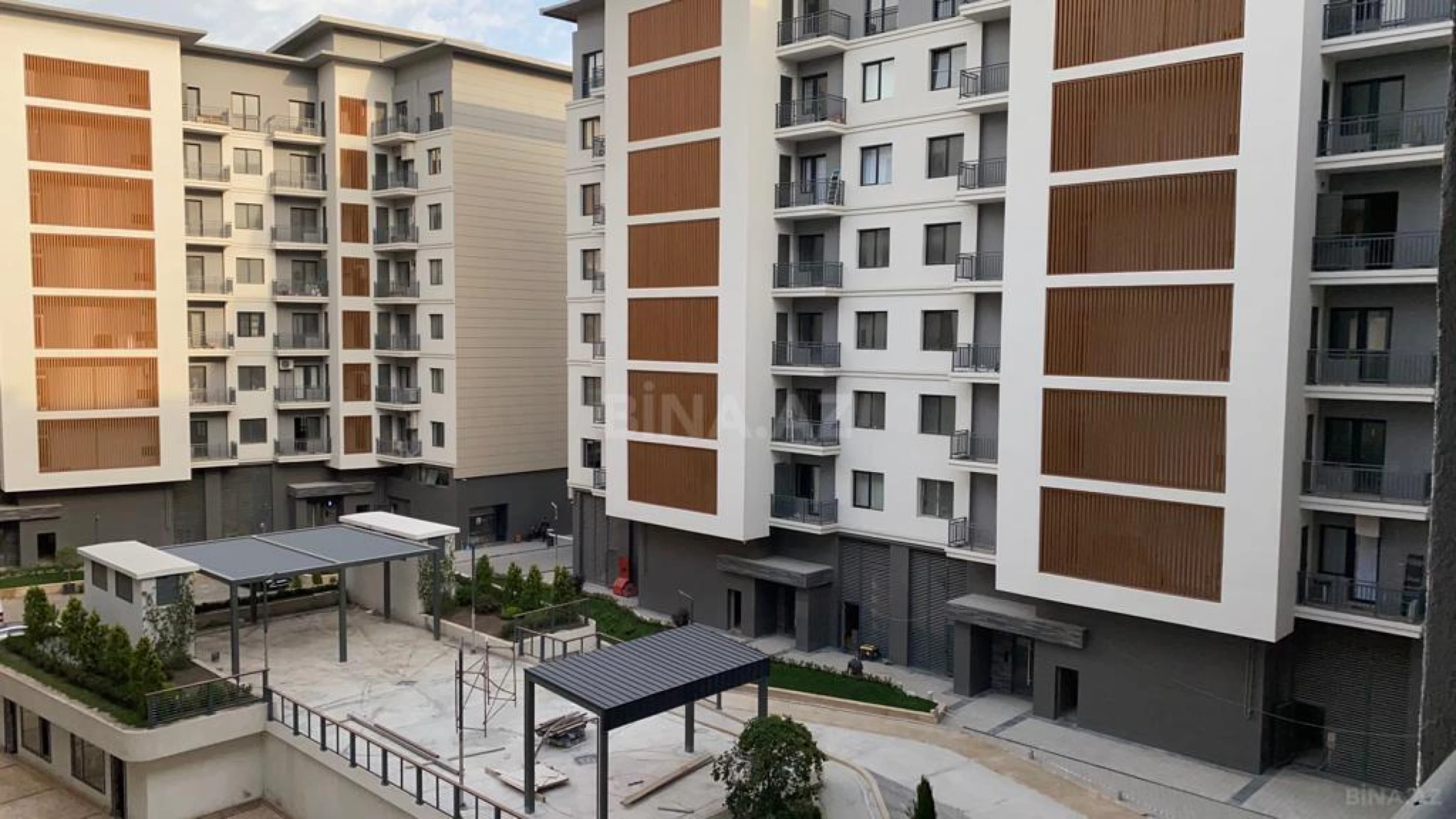 Satılır 3 otaqlı mənzil 138 m²