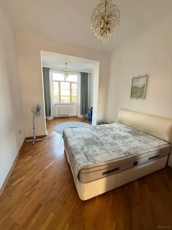 Kirayə verilir 2 otaqlı mənzil 94 m²