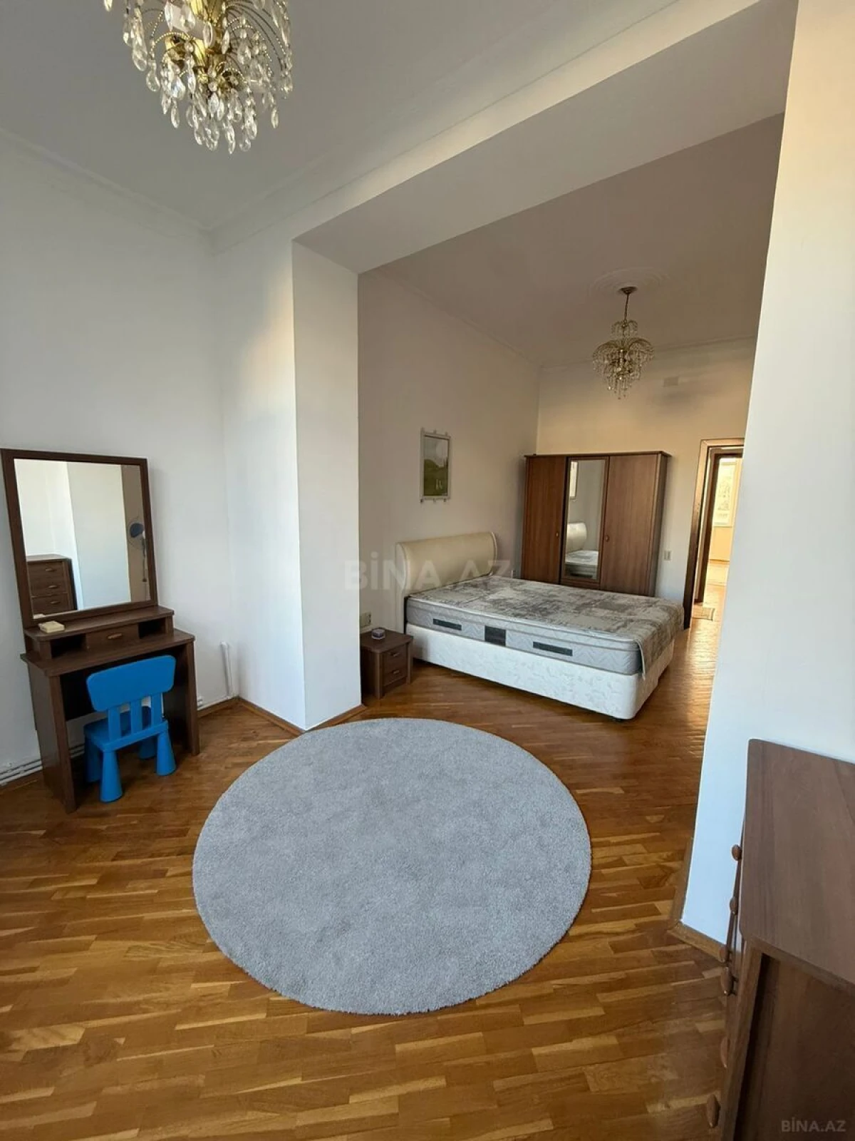 Kirayə verilir 2 otaqlı mənzil 94 m²
