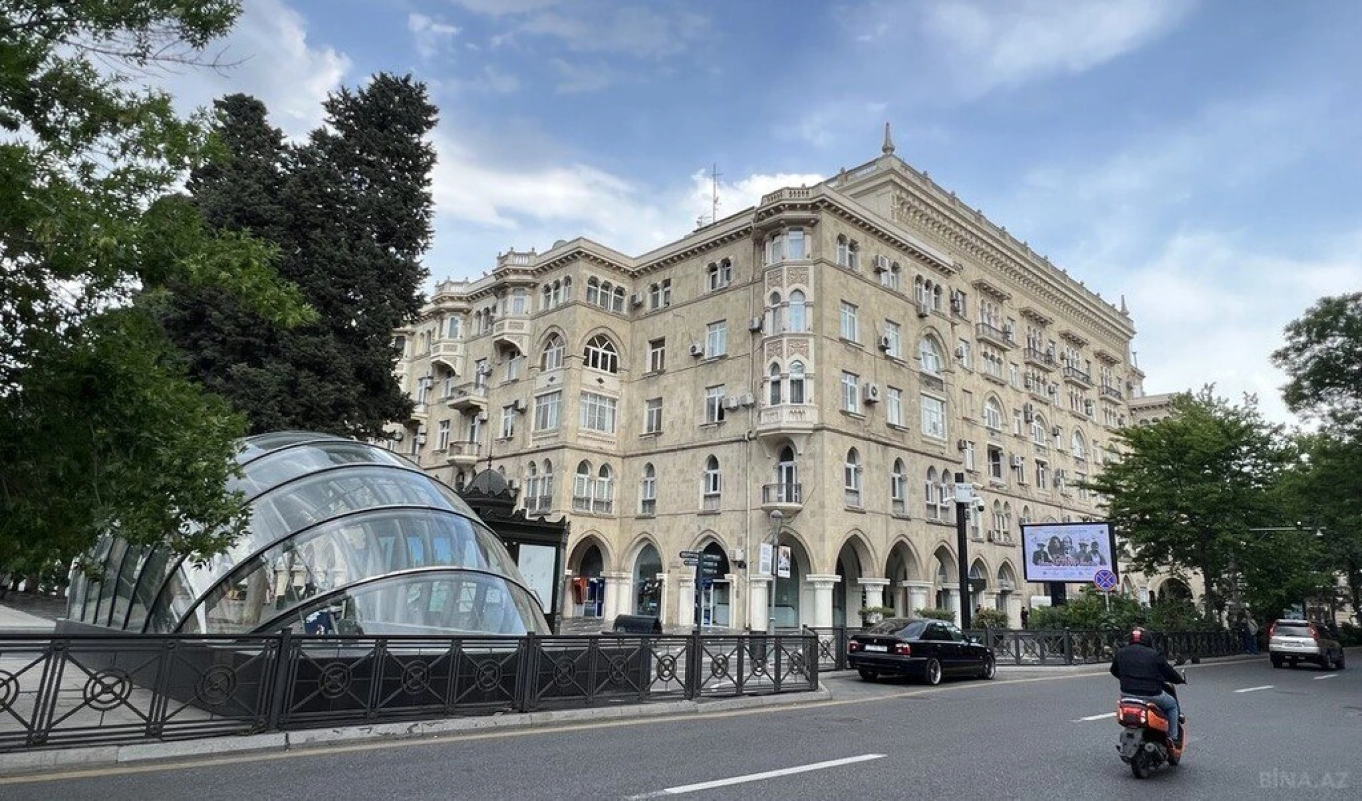 Kirayə verilir 2 otaqlı mənzil 94 m²