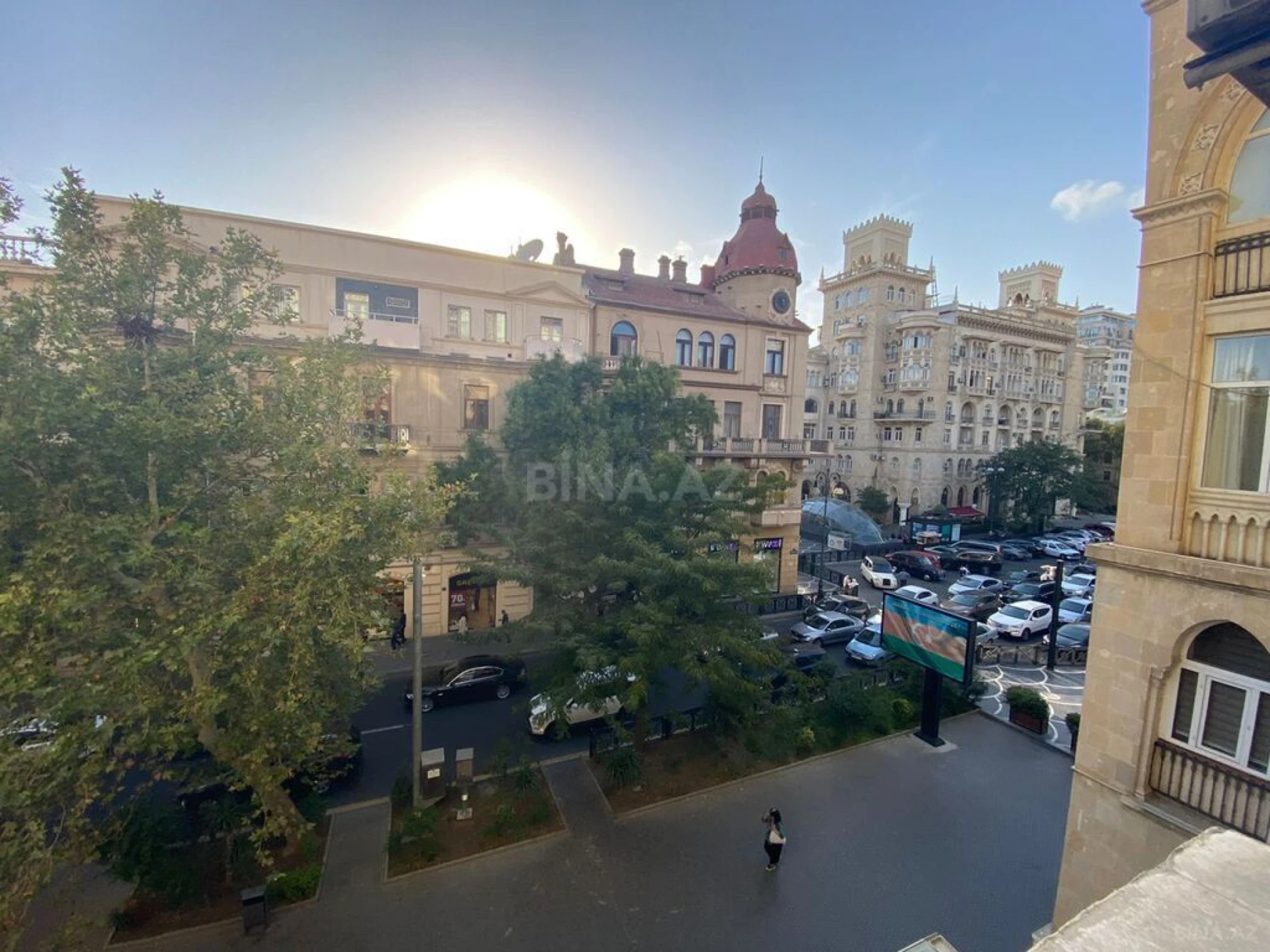 Kirayə verilir 2 otaqlı mənzil 94 m²