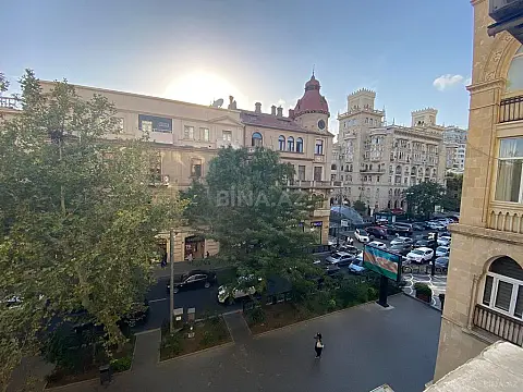 Kirayə verilir 2 otaqlı mənzil 94 m²