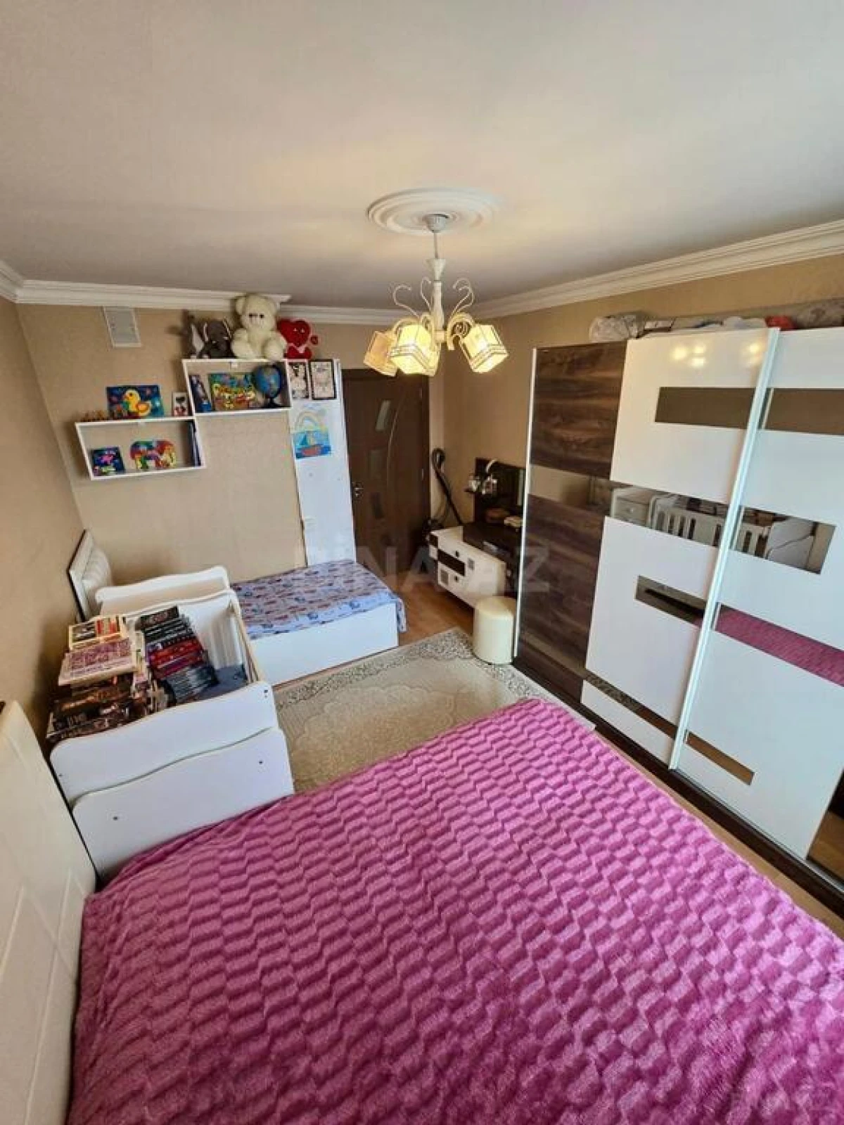 Satılır 2 otaqlı mənzil 67 m²