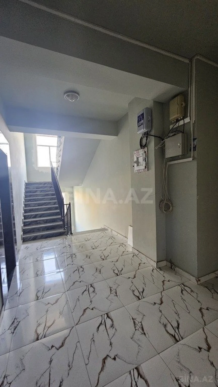 Satılır 2 otaqlı mənzil 75 m²