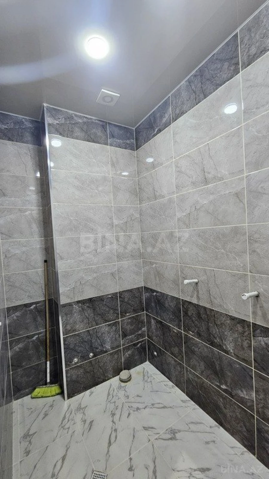 Satılır 2 otaqlı mənzil 75 m²
