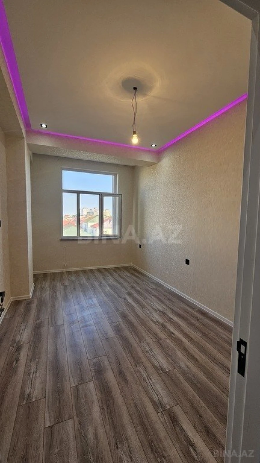 Satılır 2 otaqlı mənzil 75 m²