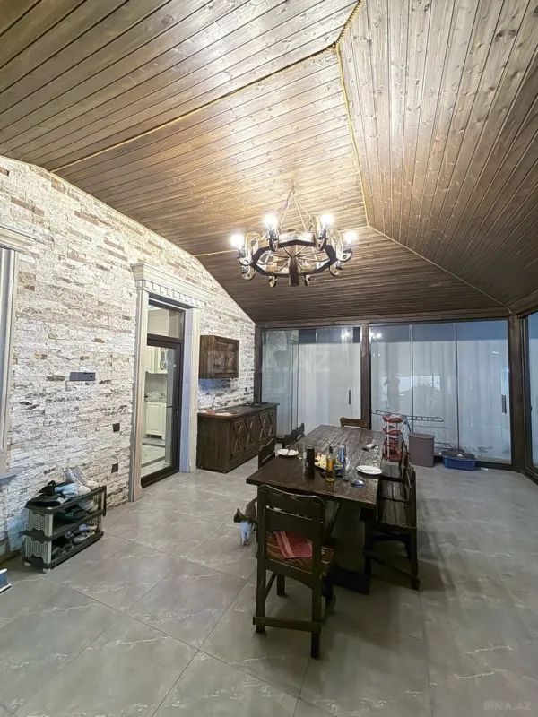 Kirayə verilir 4 otaqlı həyət evi 360 m²