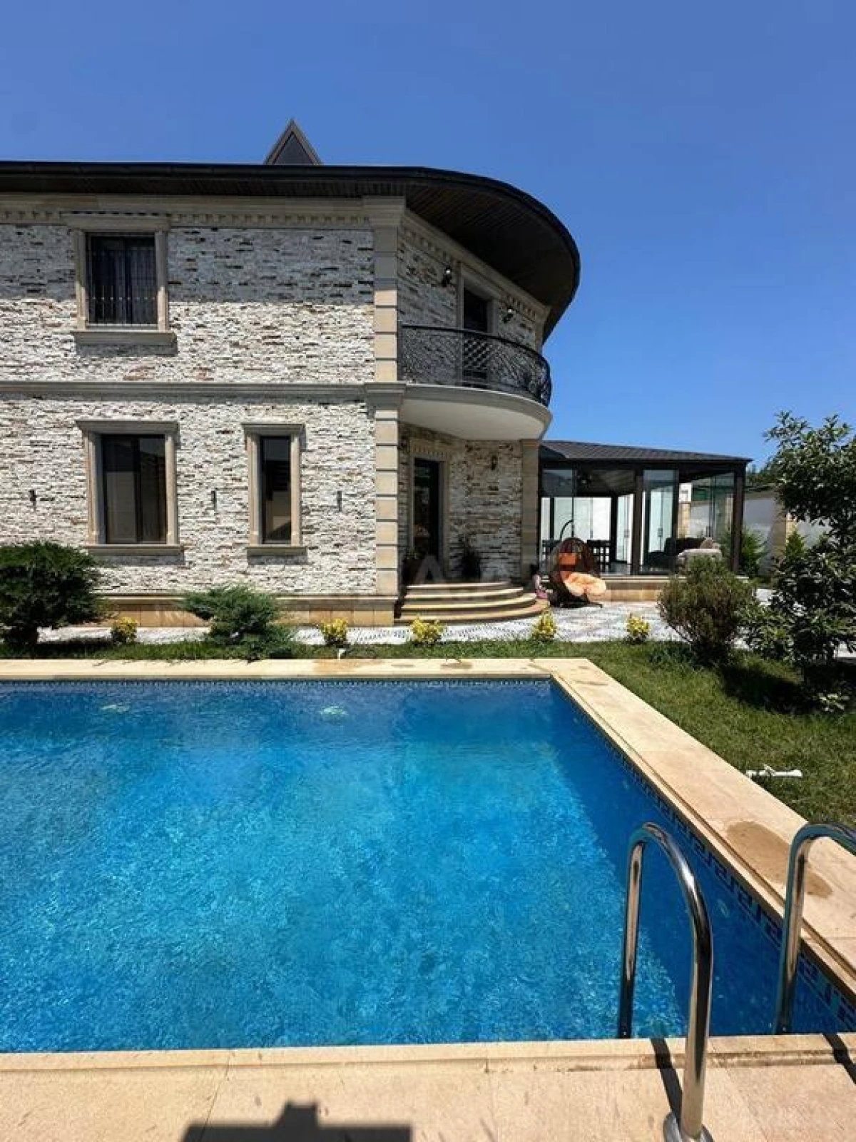 Kirayə verilir 4 otaqlı həyət evi 360 m²