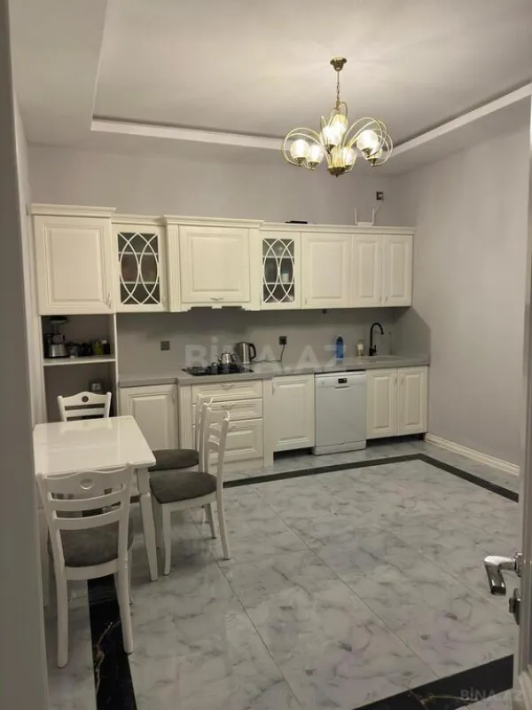 Kirayə verilir 4 otaqlı həyət evi 360 m²