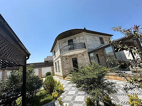 Kirayə verilir 4 otaqlı həyət evi 360 m²