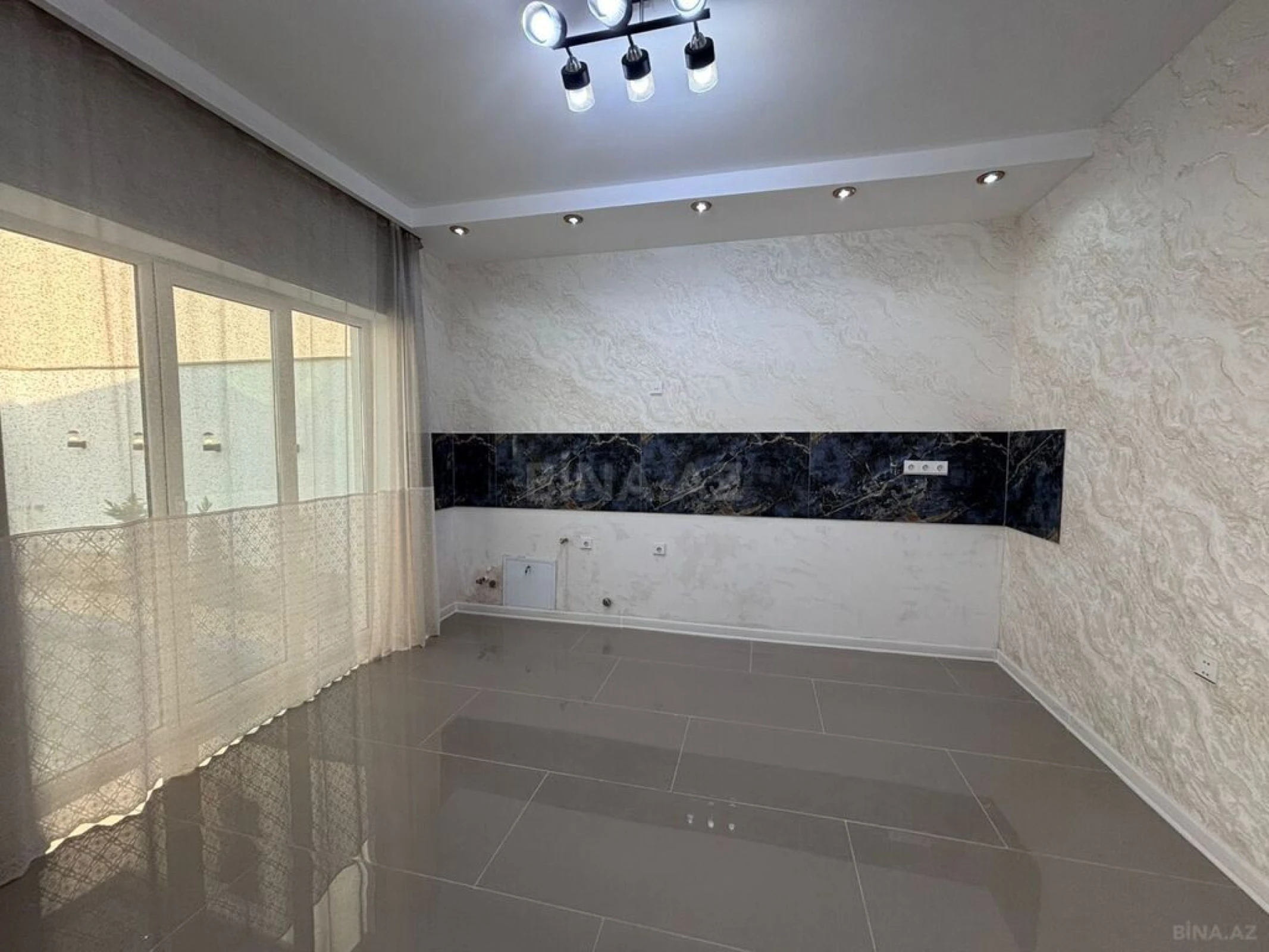 Satılır 4 otaqlı həyət evi 150 m²