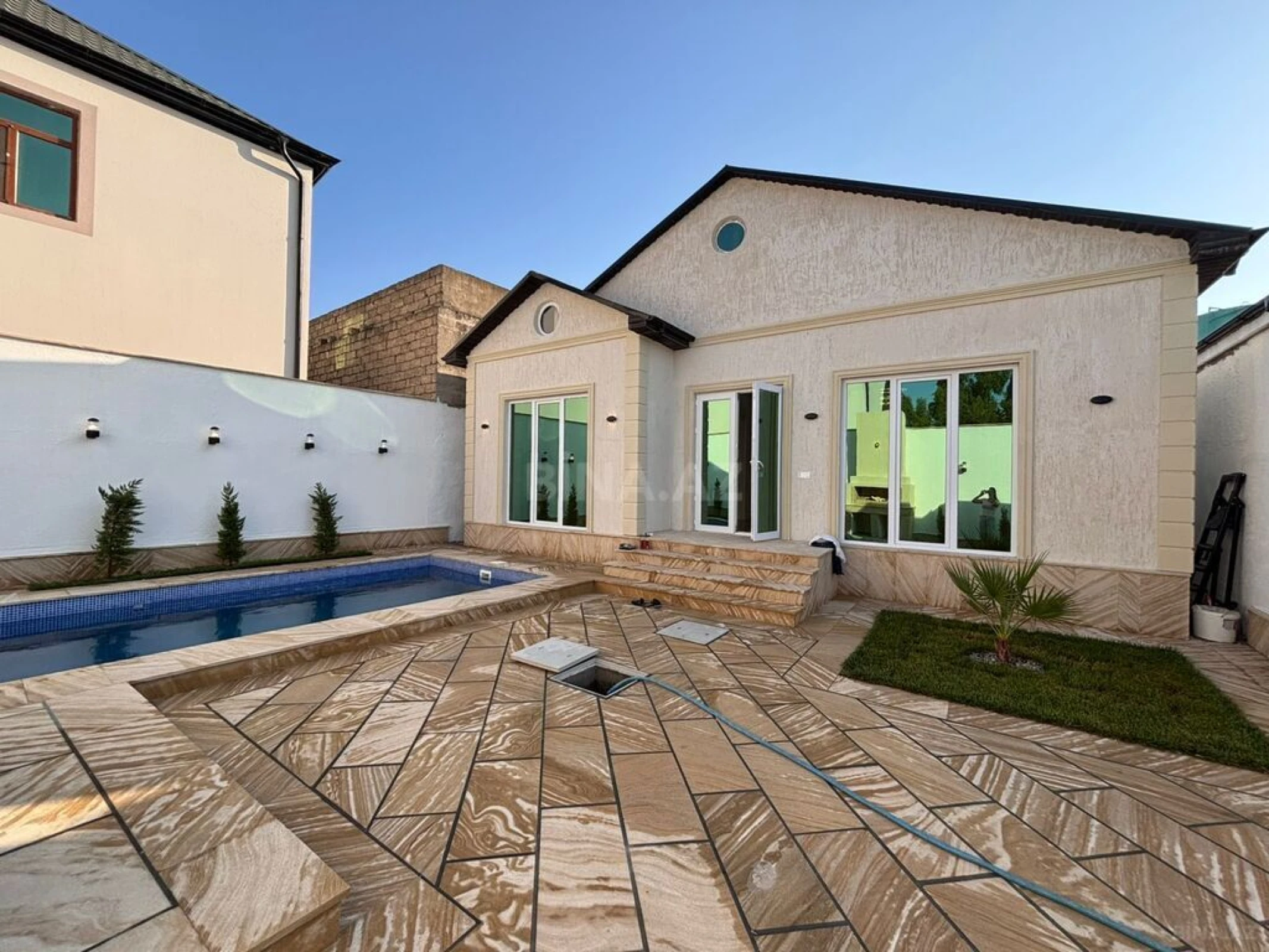 Satılır 4 otaqlı həyət evi 150 m²