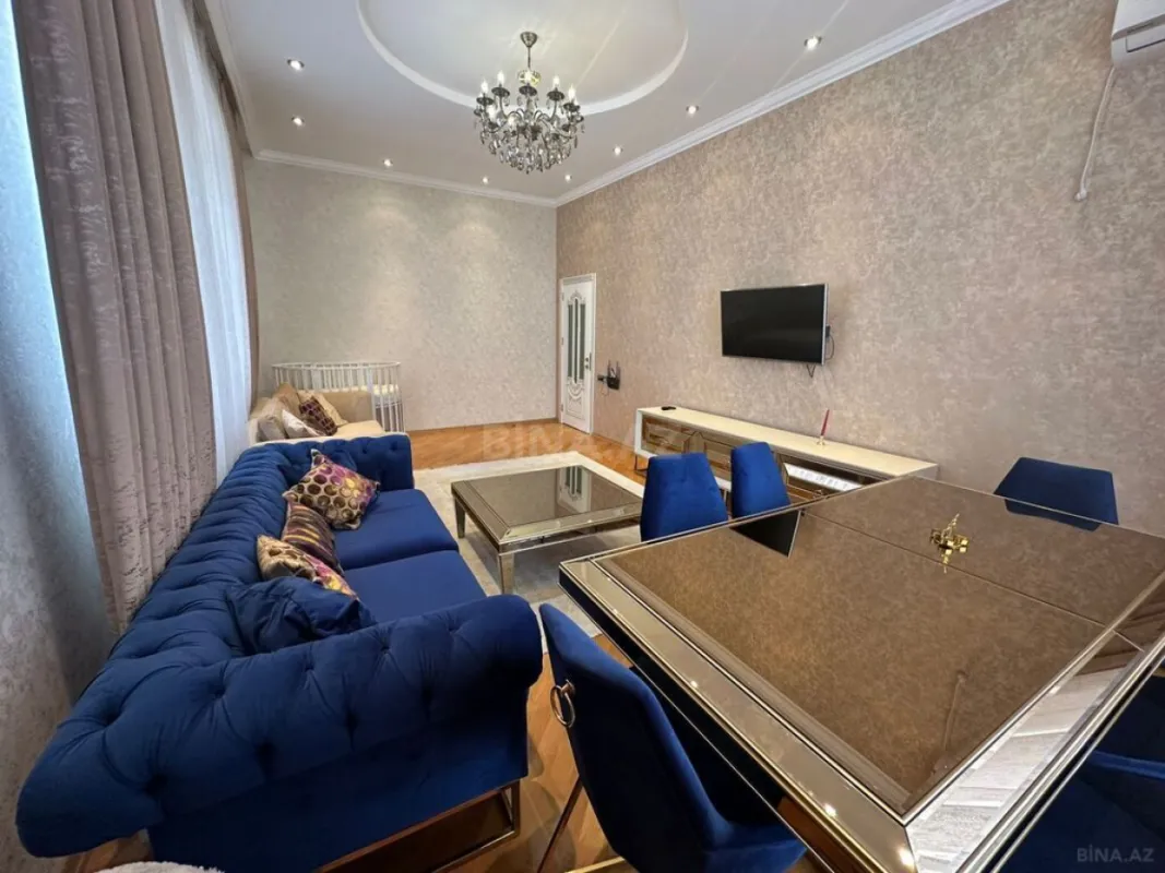 Kirayə verilir 2 otaqlı mənzil 110 m²