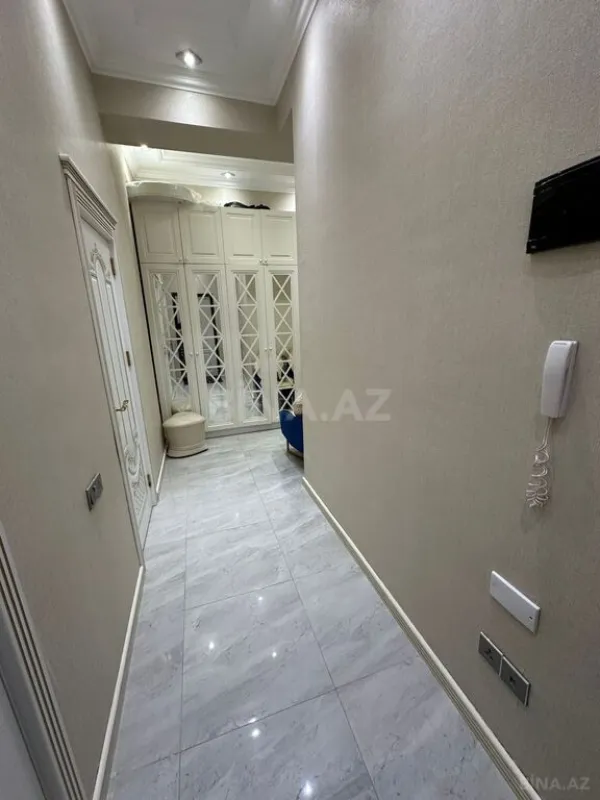 Kirayə verilir 2 otaqlı mənzil 110 m²