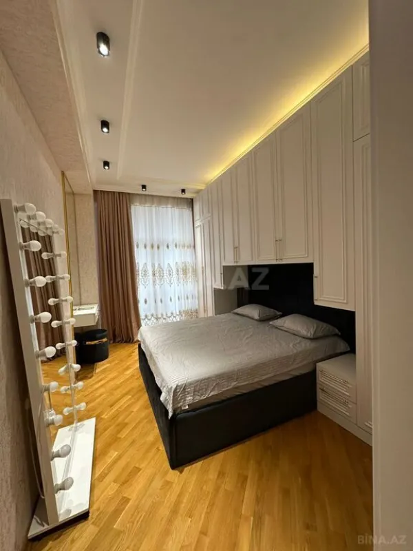 Kirayə verilir 2 otaqlı mənzil 110 m²