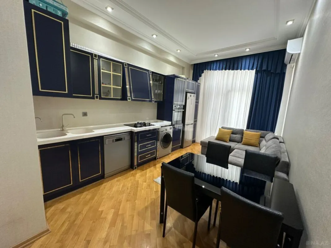 Kirayə verilir 2 otaqlı mənzil 110 m²