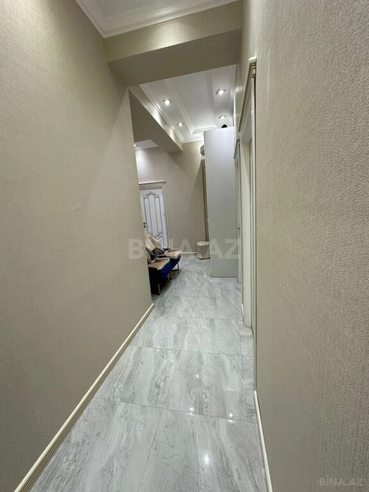 Kirayə verilir 2 otaqlı mənzil 110 m²