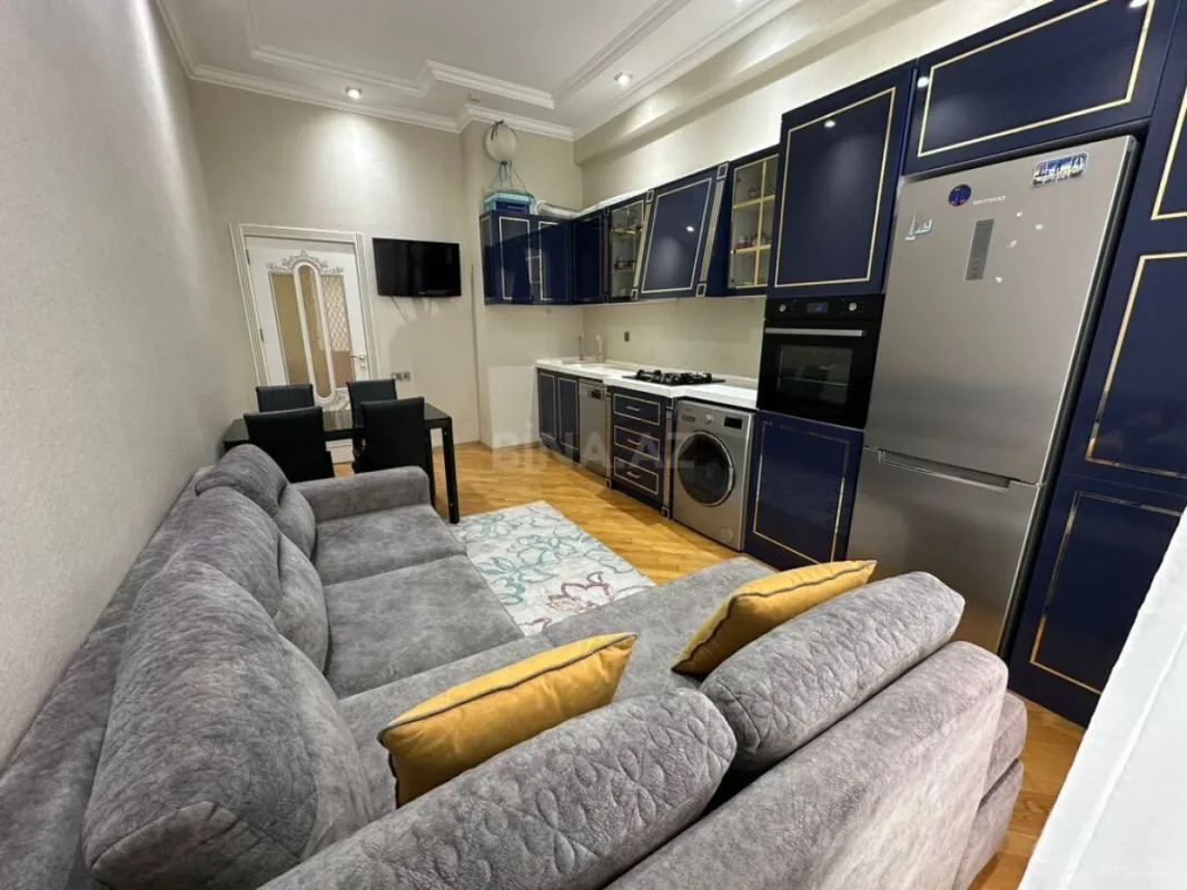Kirayə verilir 2 otaqlı mənzil 110 m²