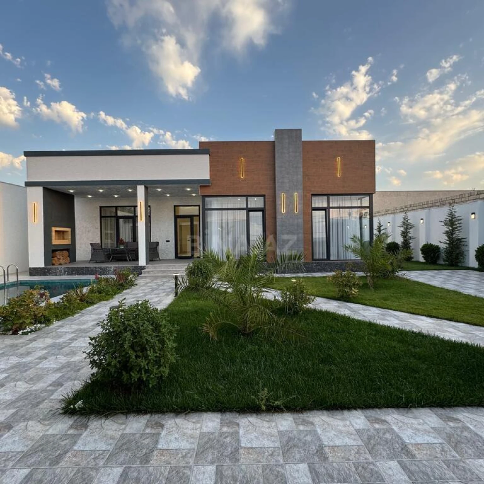 Satılır 4 otaqlı həyət evi 160 m²