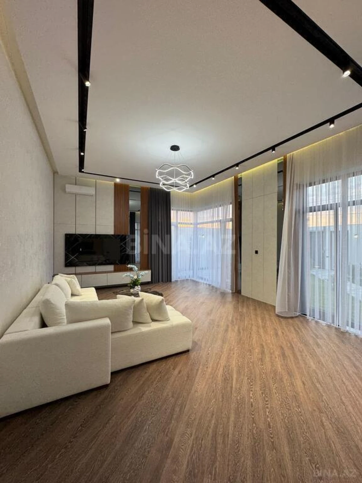 Satılır 4 otaqlı həyət evi 160 m²