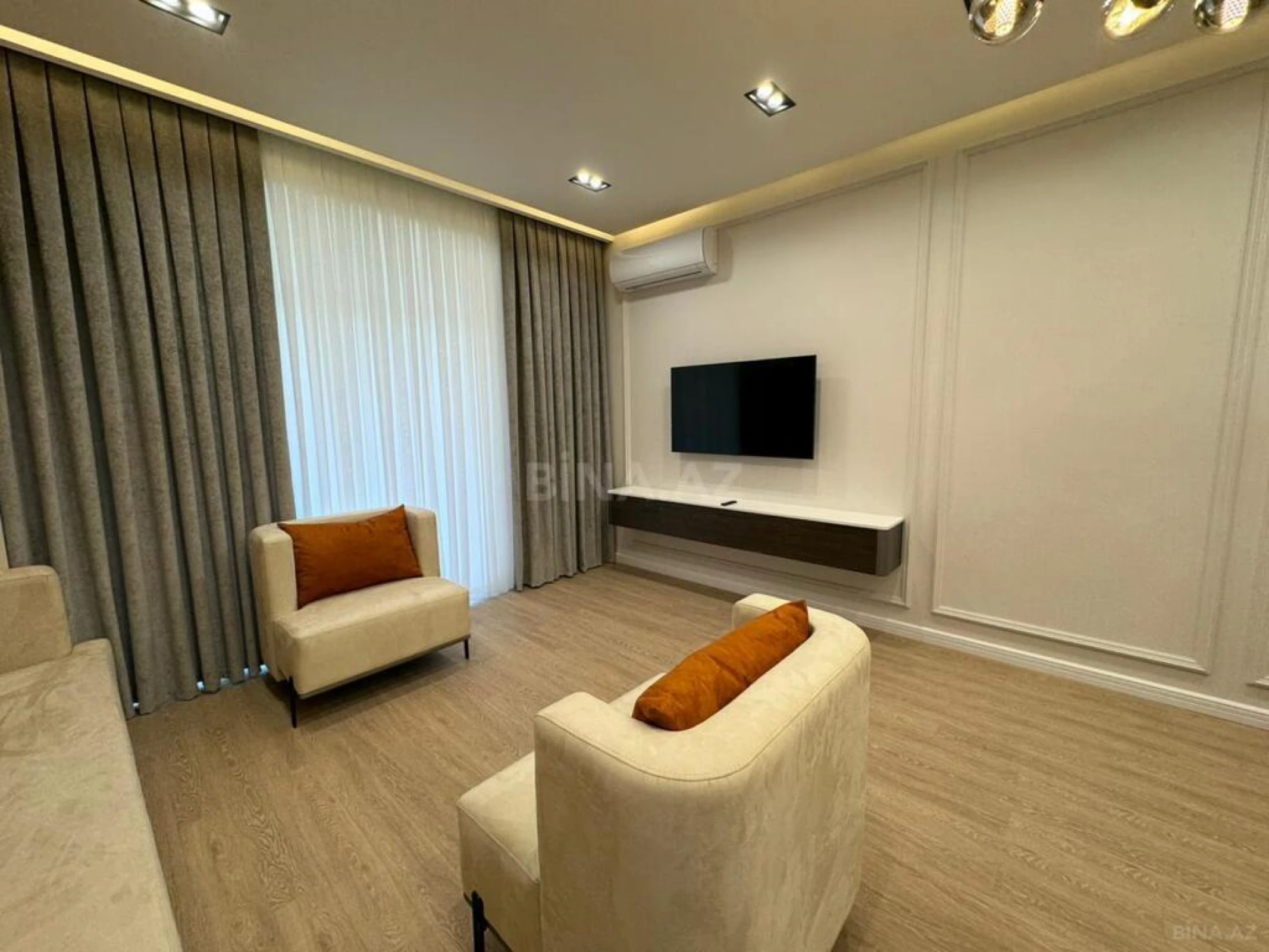 Kirayə verilir 3 otaqlı mənzil 147 m²