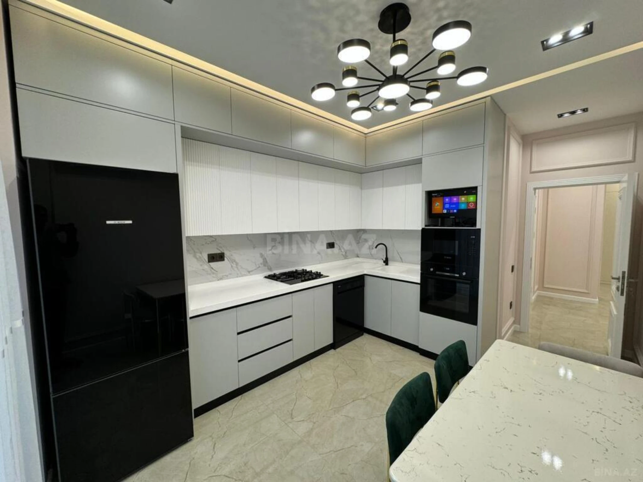 Kirayə verilir 3 otaqlı mənzil 147 m²