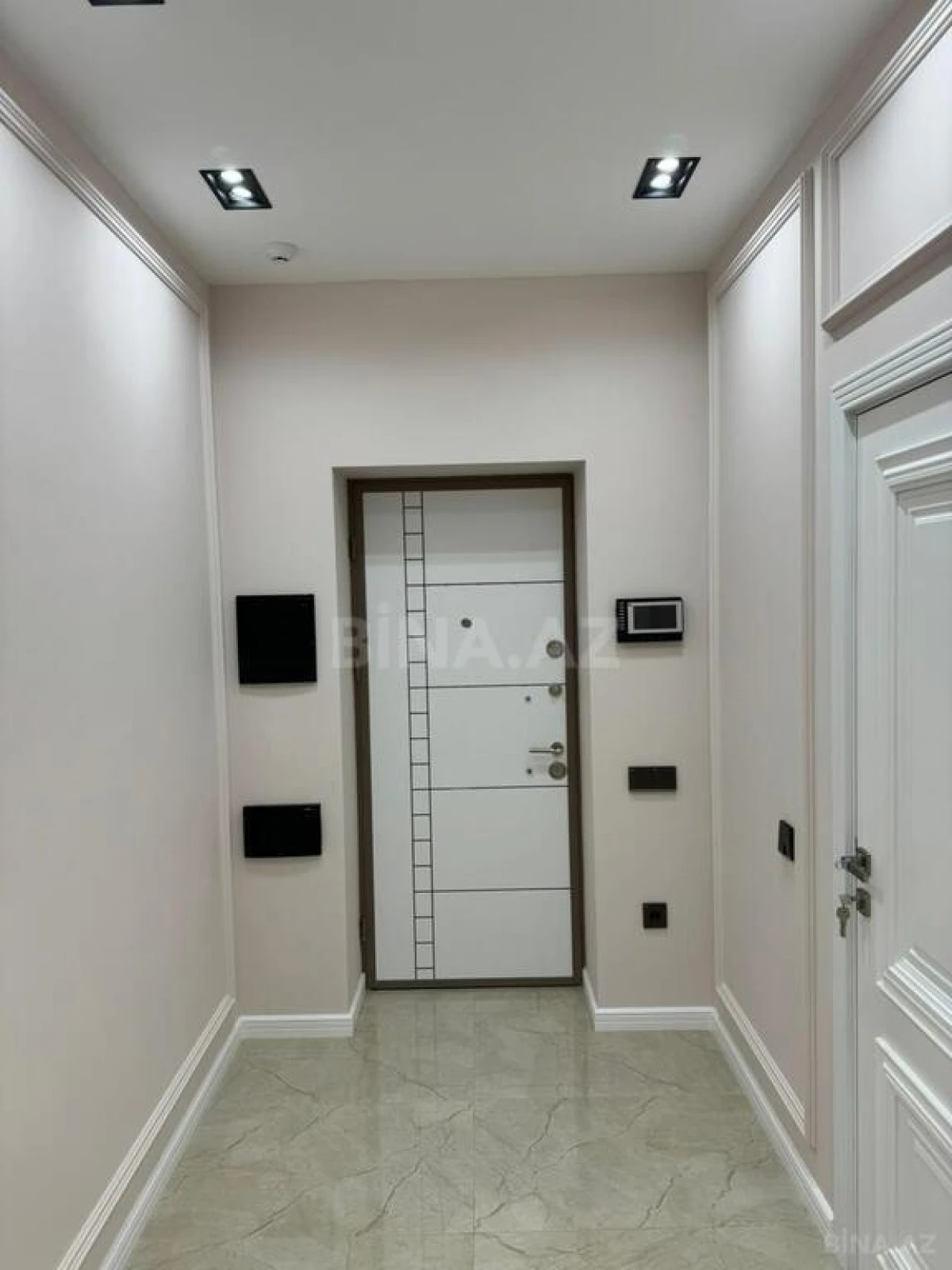 Kirayə verilir 3 otaqlı mənzil 147 m²