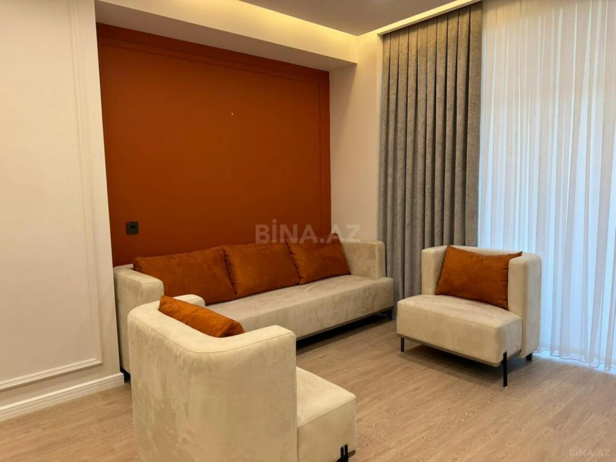Kirayə verilir 3 otaqlı mənzil 147 m²