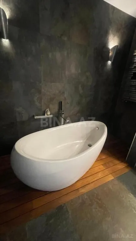 Kirayə verilir 5 otaqlı mənzil 300 m²