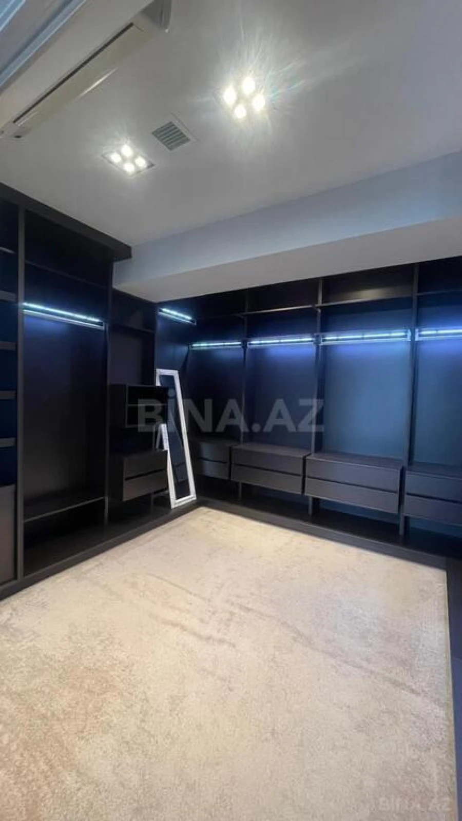 Kirayə verilir 5 otaqlı mənzil 300 m²