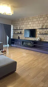 Kirayə verilir 5 otaqlı mənzil 300 m²
