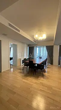 Kirayə verilir 5 otaqlı mənzil 300 m²
