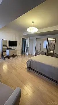 Kirayə verilir 5 otaqlı mənzil 300 m²