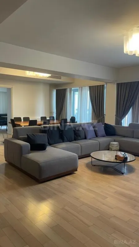 Kirayə verilir 5 otaqlı mənzil 300 m²