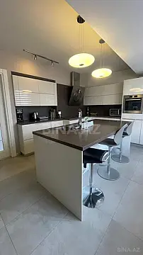 Kirayə verilir 5 otaqlı mənzil 300 m²