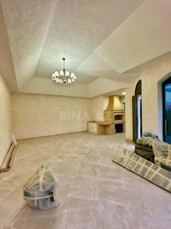 Satılır 5 otaqlı həyət evi 300 m²