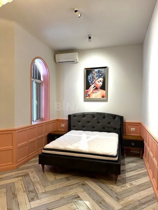 Satılır 9 otaqlı həyət evi 450 m²