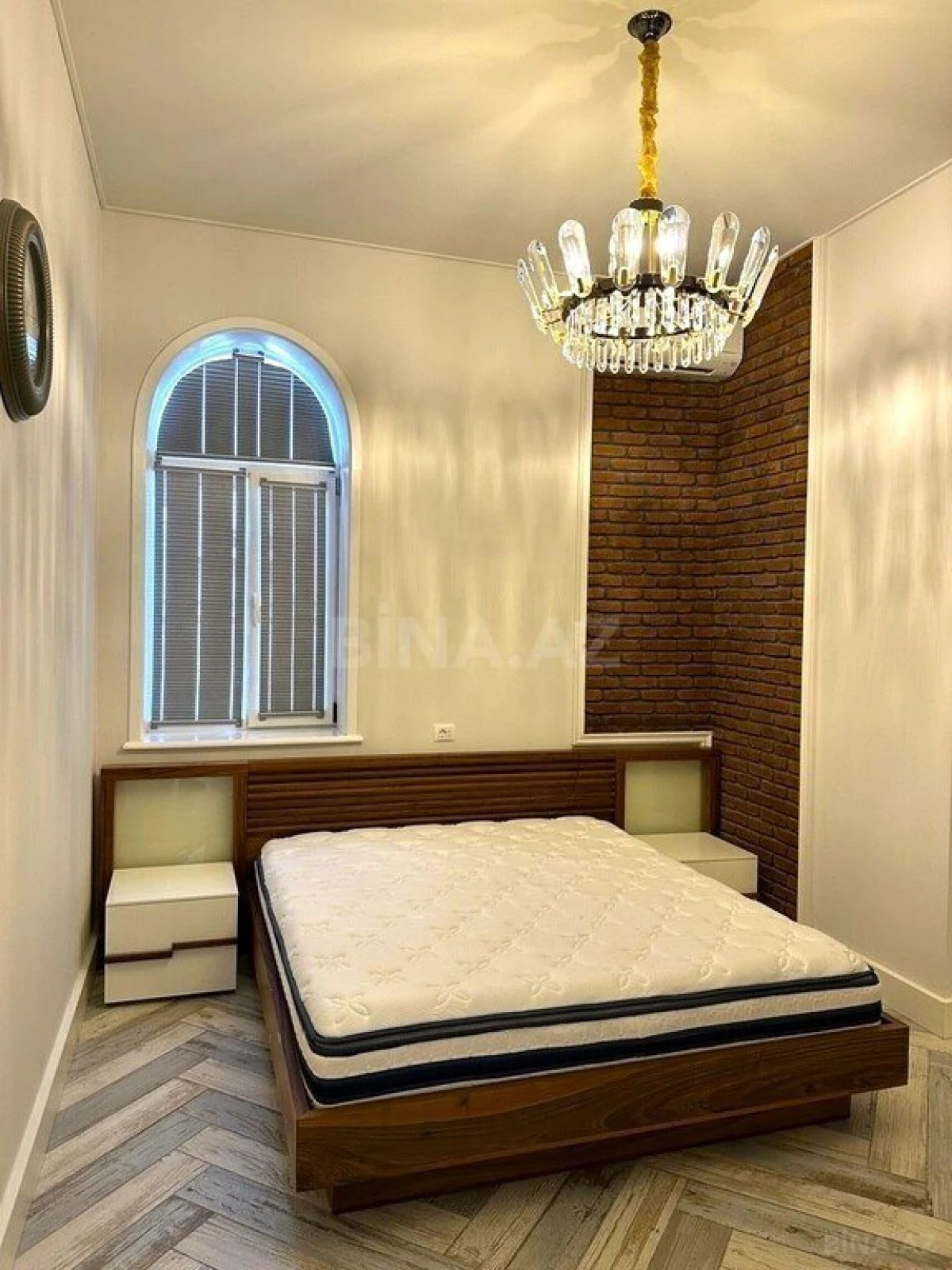 Satılır 9 otaqlı həyət evi 450 m²