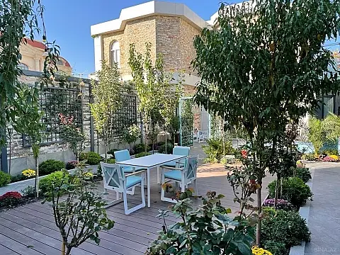 Satılır 9 otaqlı həyət evi 450 m²