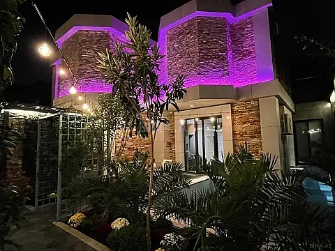 Satılır 9 otaqlı həyət evi 450 m²