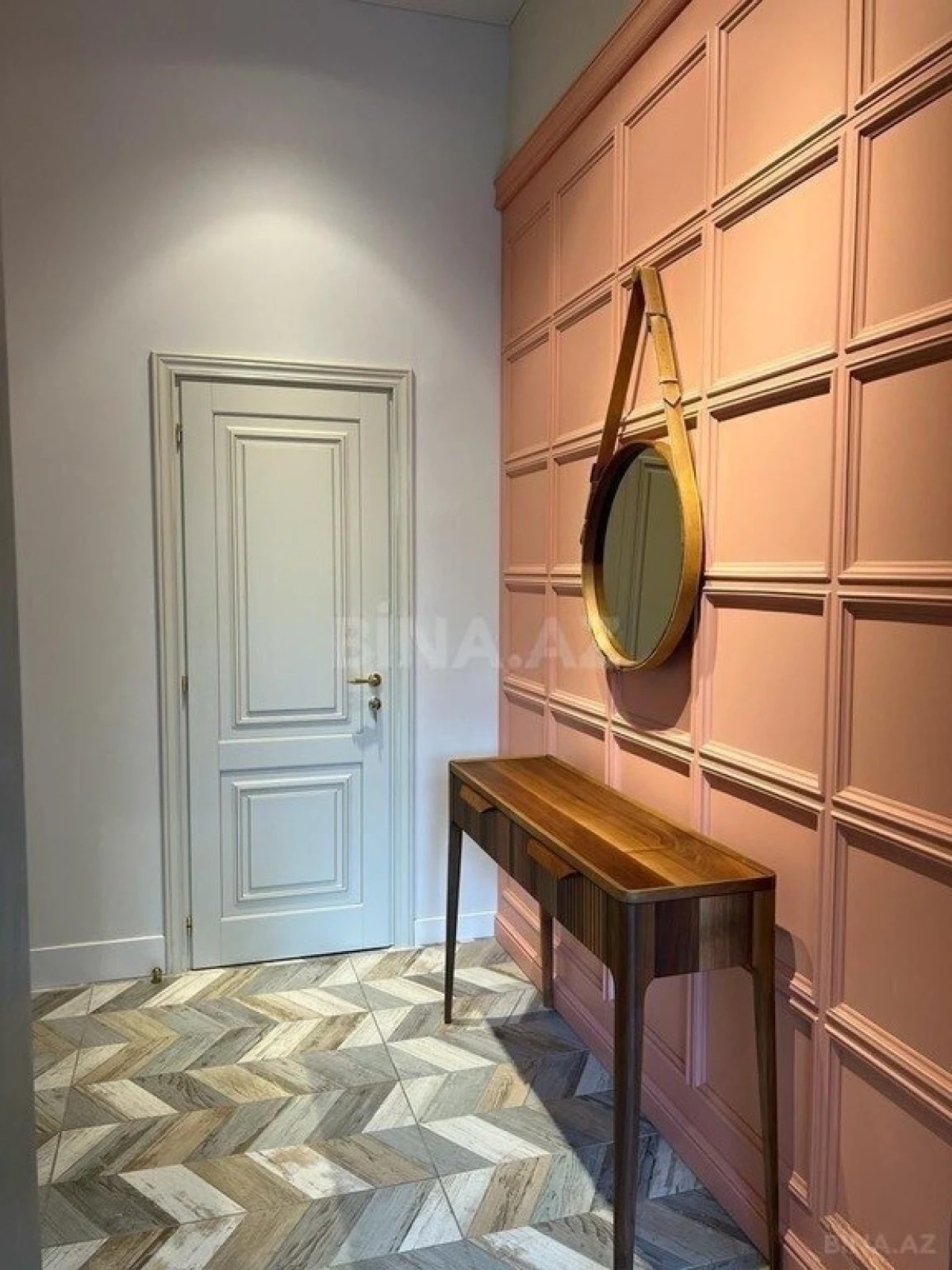 Satılır 9 otaqlı həyət evi 450 m²