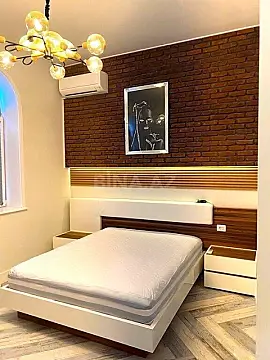 Satılır 9 otaqlı həyət evi 450 m²