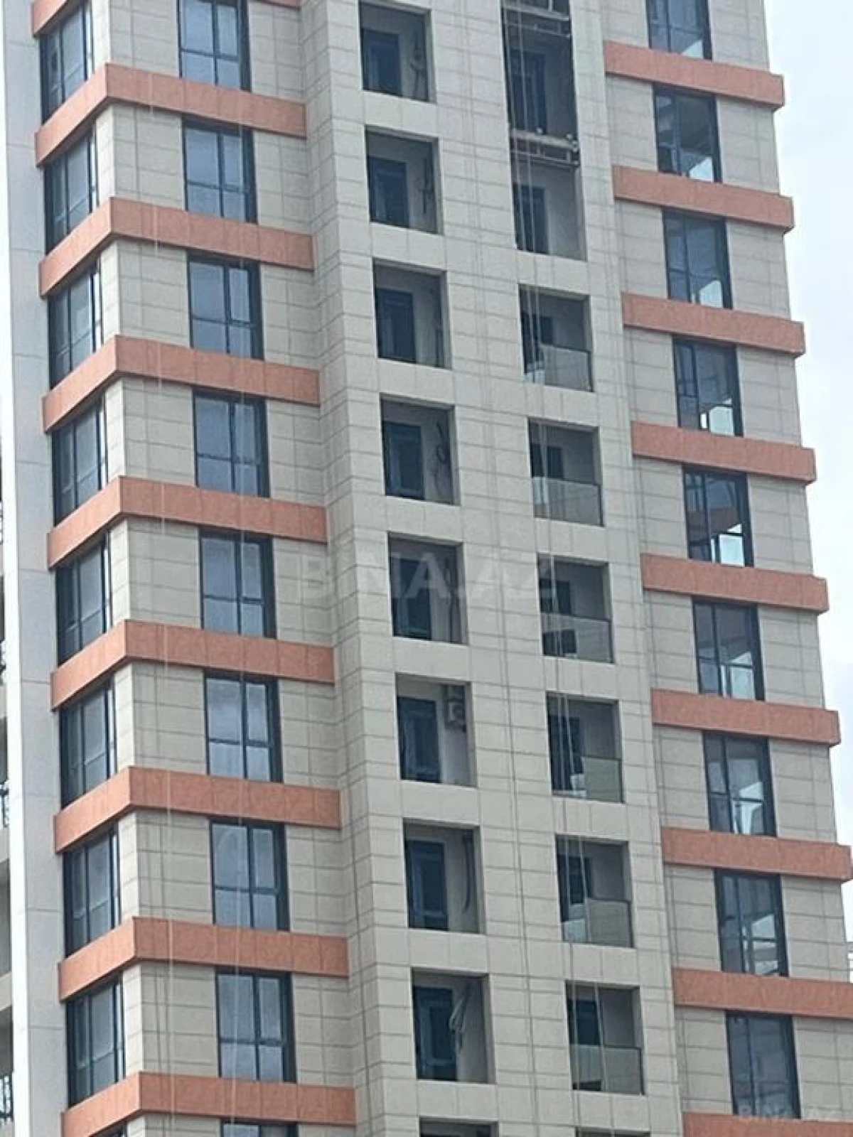 Satılır 2 otaqlı mənzil 57 m²