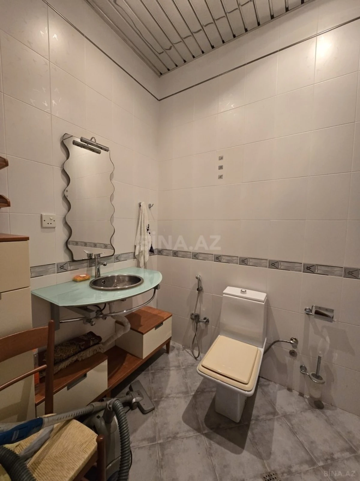 Satılır 8 otaqlı həyət evi 700 m²