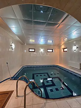 Satılır 8 otaqlı həyət evi 700 m²