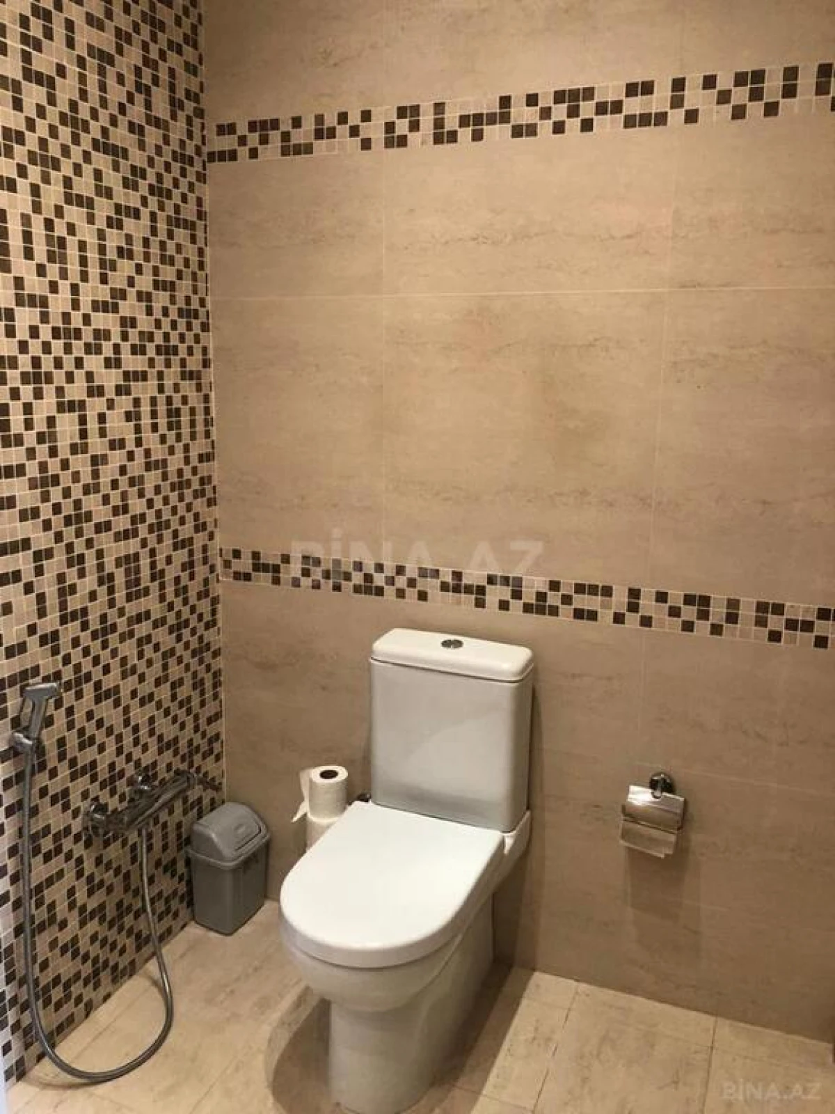 Kirayə verilir 4 otaqlı mənzil 200 m²