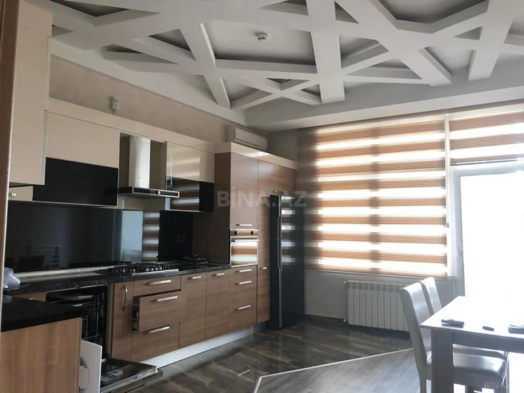 Kirayə verilir 4 otaqlı mənzil 200 m²