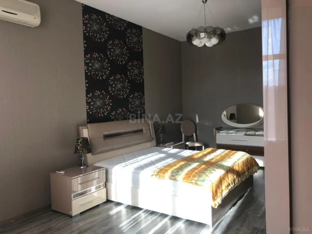 Kirayə verilir 4 otaqlı mənzil 200 m²