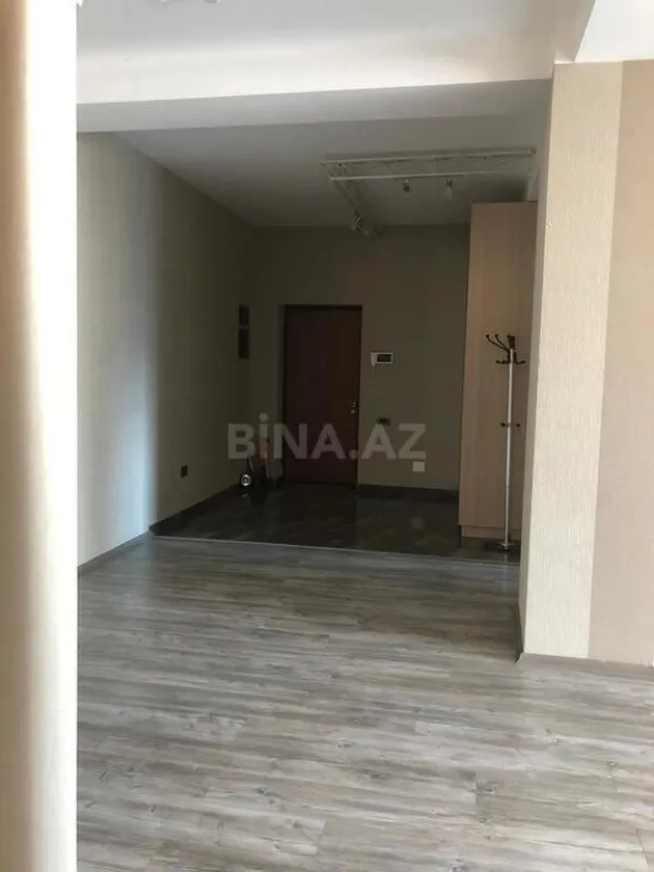 Kirayə verilir 4 otaqlı mənzil 200 m²