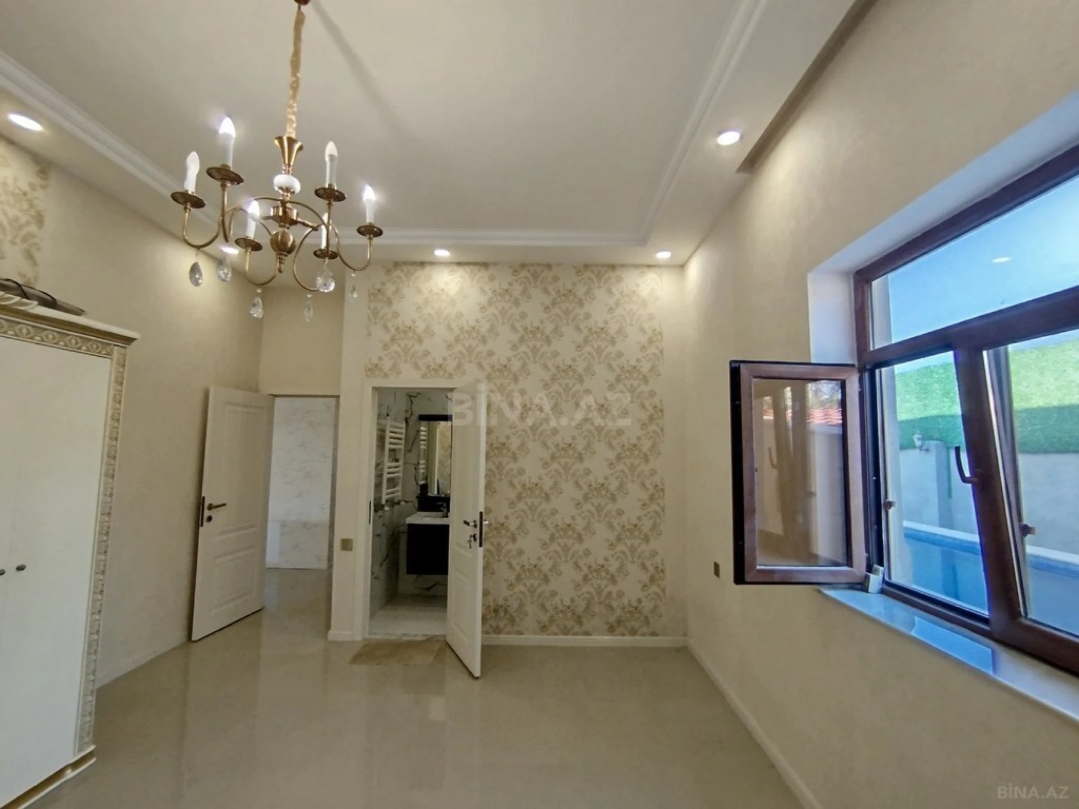 Satılır 7 otaqlı həyət evi 272 m²
